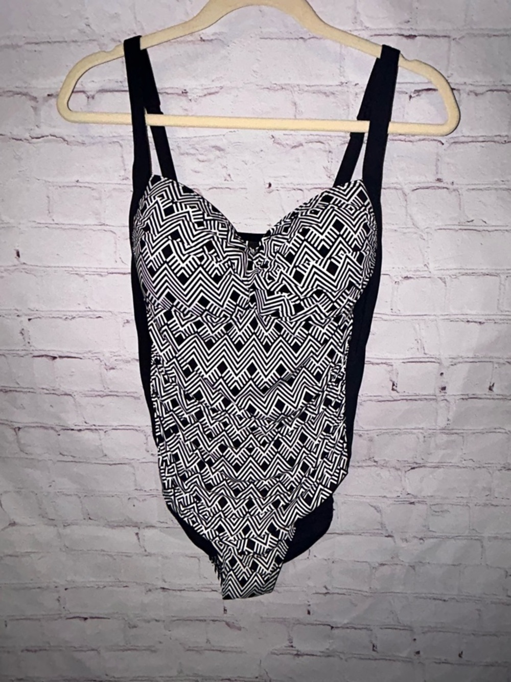 bond-eye Australia swimsuit size 10 - Picture 2 of 10